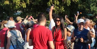 17. Bozcaada Bağbozumu Festivali- Temsili Küfelerle Üzümlerin Getirilmesi 