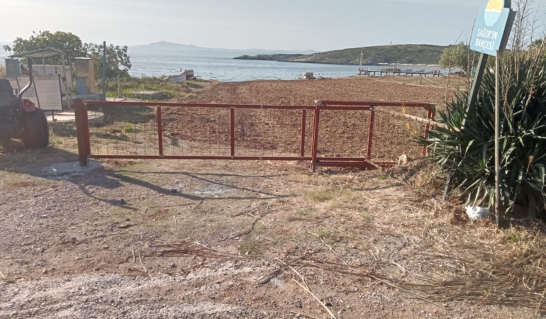 Bozcaada’da bakanlığın verdiği süreye rağmen izinsiz uygulamalar kaldırılmadı