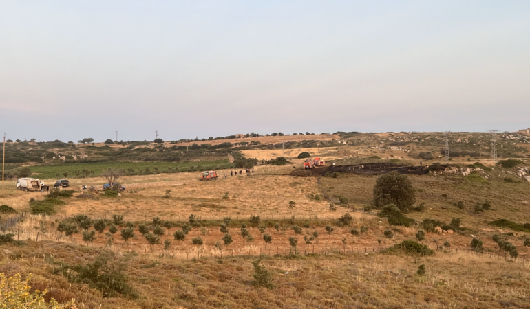 Bozcaada’da küçük çaplı yangın!