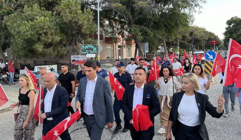 Bozcaada’da 15 Temmuz Yürüyüşü