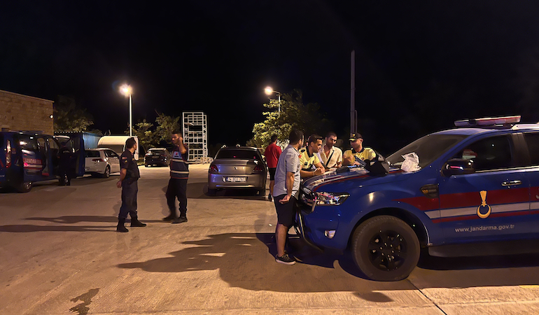 Bozcaada’da gece, gündüz sıkı trafik denetimleri!
