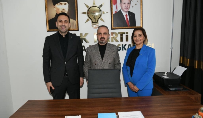 AKP Bozcaada İlçe Başkanı Sinem Tabak İstifa Etti