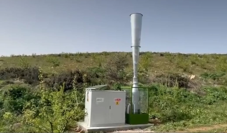 Bozcaada’da 45 Dakika Süren Patlama Sesleri Halkı Korkuttu: Nedeni “Dolu Topu” Sistemi Çıktı