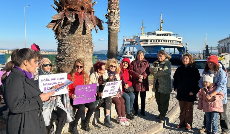 Bozcaada’da Kadınlar Kadına Yönelik Şiddete Karşı Birlik Mesajı Verdi