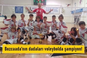 bozcaada-nin-kucukleri-voleybolda-sampiyon