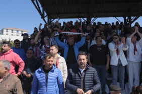 bozcaadaspor-taraftar