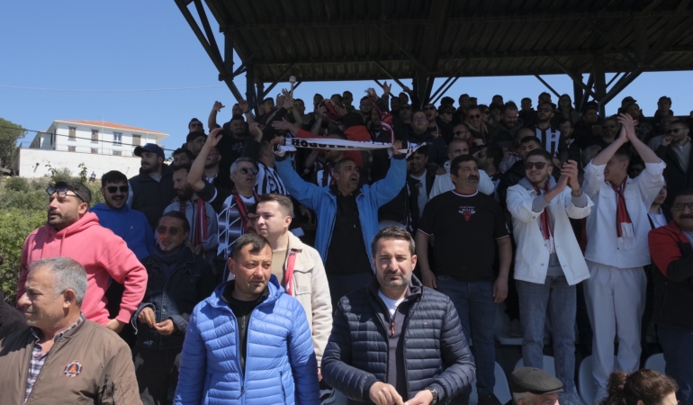 Bozcaadaspor şampiyonluk yarışında ağır yara aldı