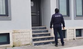 bozcaada belediyesi kaçak konaklama mühürledi