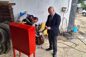 fdf6f6e4-e61f-4c9f-b39e-3fc605d271f9