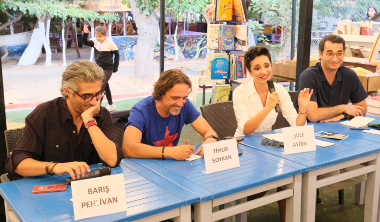 Bozcaada Onlar’ı ayakta alkışladı