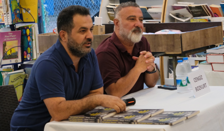 Oyuncu Cengiz Bozkurt ve Ümit Bektaş Bozcaada Kitap Fuarı’ndan adalılar ile buluştu