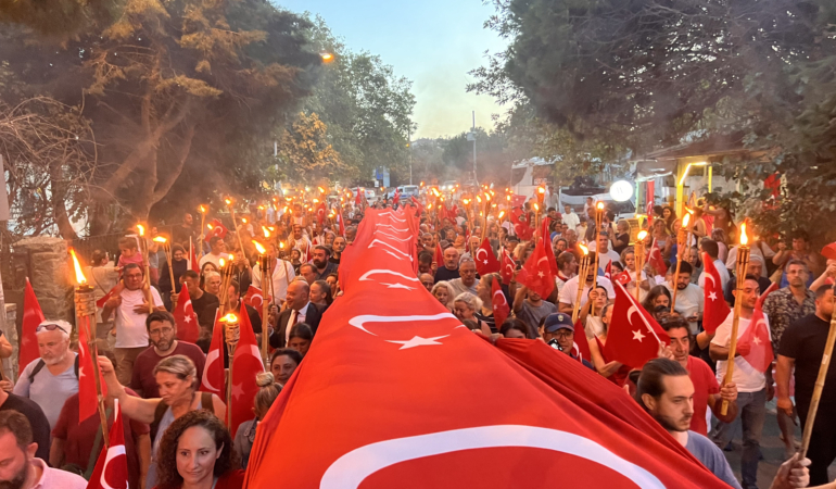 Bozcaada zafer bayramını coşku ile kutladı