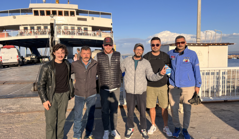 Eski Bozcaadalı dostları ilkokulda buluştu