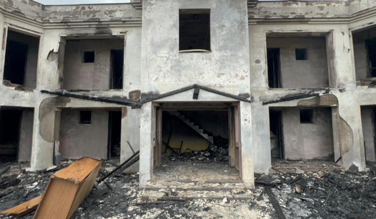 Bozcaada’da 16 odalı otel yandı