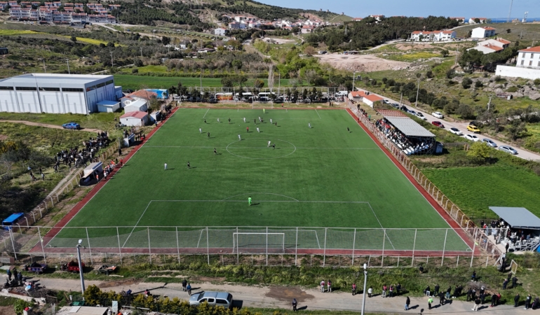 Bozcaadaspor’un sahası kapatıldı! Böyle durdurulmaya çalışılıyor