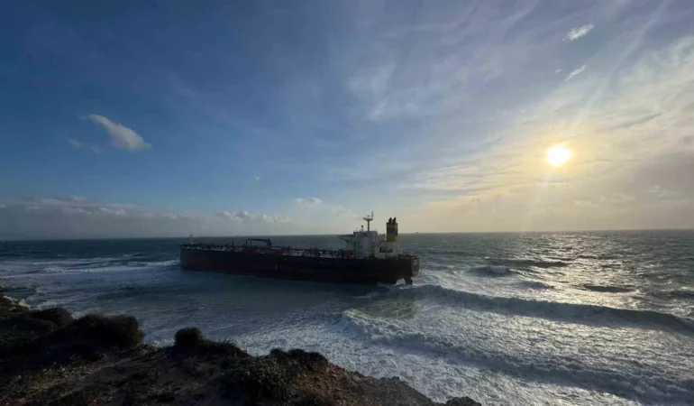 Akdeniz’de vurulan gemi, Polente’de karaya vurdu