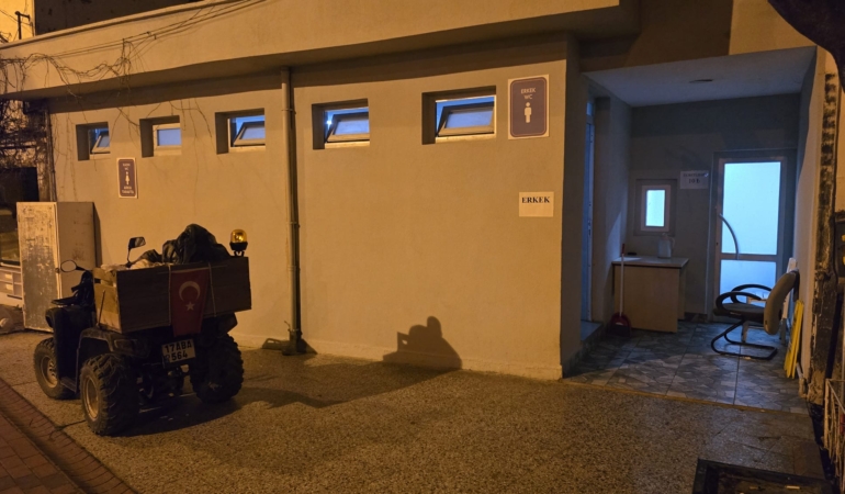 Belediyenin umumi tuvalet ihalesine katılım olmadı