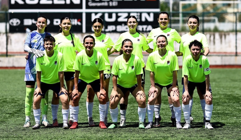Bozcaadaspor Kadın Futbol Takımı 3. Lige Galibiyetle Başladı