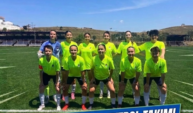 Bozcaada Kadın Futbol Takımı Gol Oldu Yağdı
