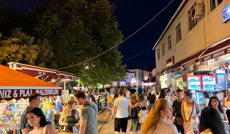 Bozcaada, 9 günlük Kurban Bayramı tatilinde yine tatilcilerin akınına uğradı