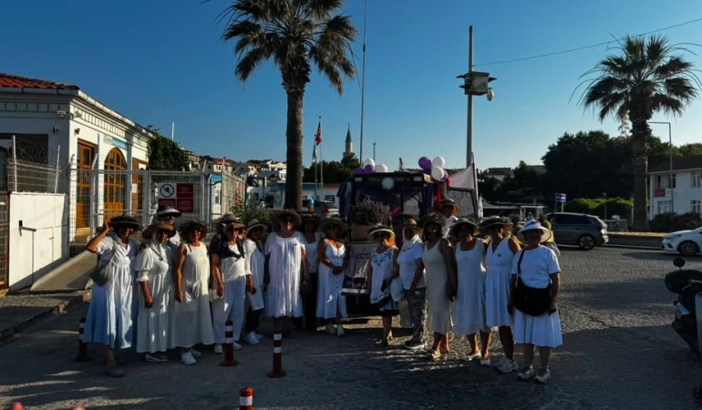 Bozcaada Kadın Kooperatifi, emekle büyüttüğü lavantaların hasadını şenlikle kutlamaya davet ediyor